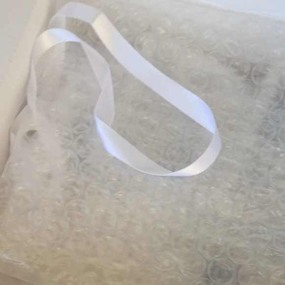 Elegant Wine Glass with Blue Accent - Picture 5 of 7